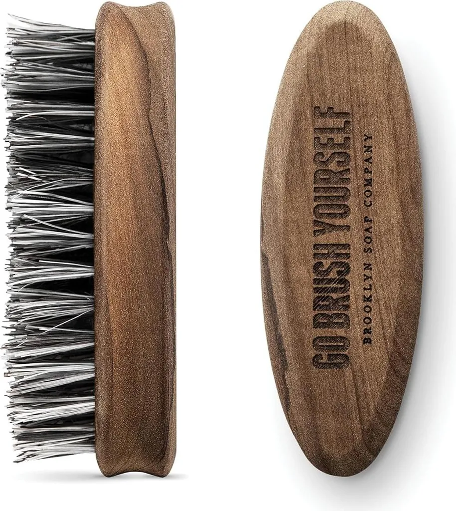 Brosse à barbe naturelle pour homme idéale pour discipliner les poils