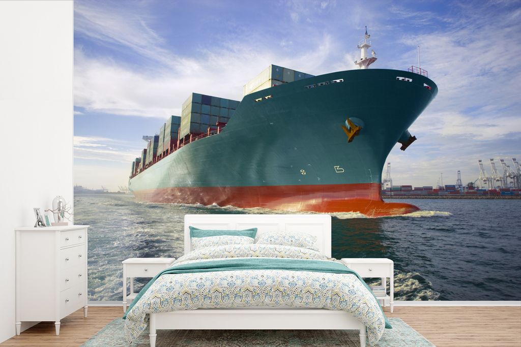 MuchoWow Fototapete für Wohnzimmer oder Schlafzimmer Wandtapete Vinyl Motivtapete Ein großes Frachtschiff läuft in den Hafen ein - 450x300 cm ...
