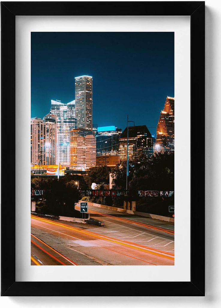 Die Stadt Houston bei Nacht– Wandbild mit Rahmen – Gerahmtes Bild – Wanddekoration – 20x30 cm – Schwarz