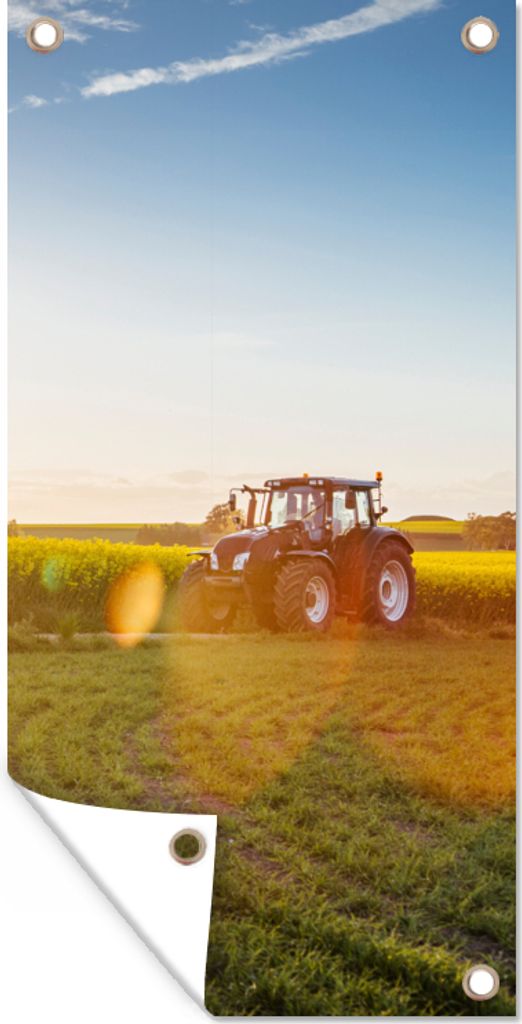 MuchoWow 80x160 cm Outdoor-Poster Gartendeko Sichtschutz Garten Poster für den Garten Traktor - Gras - Sonnenuntergang