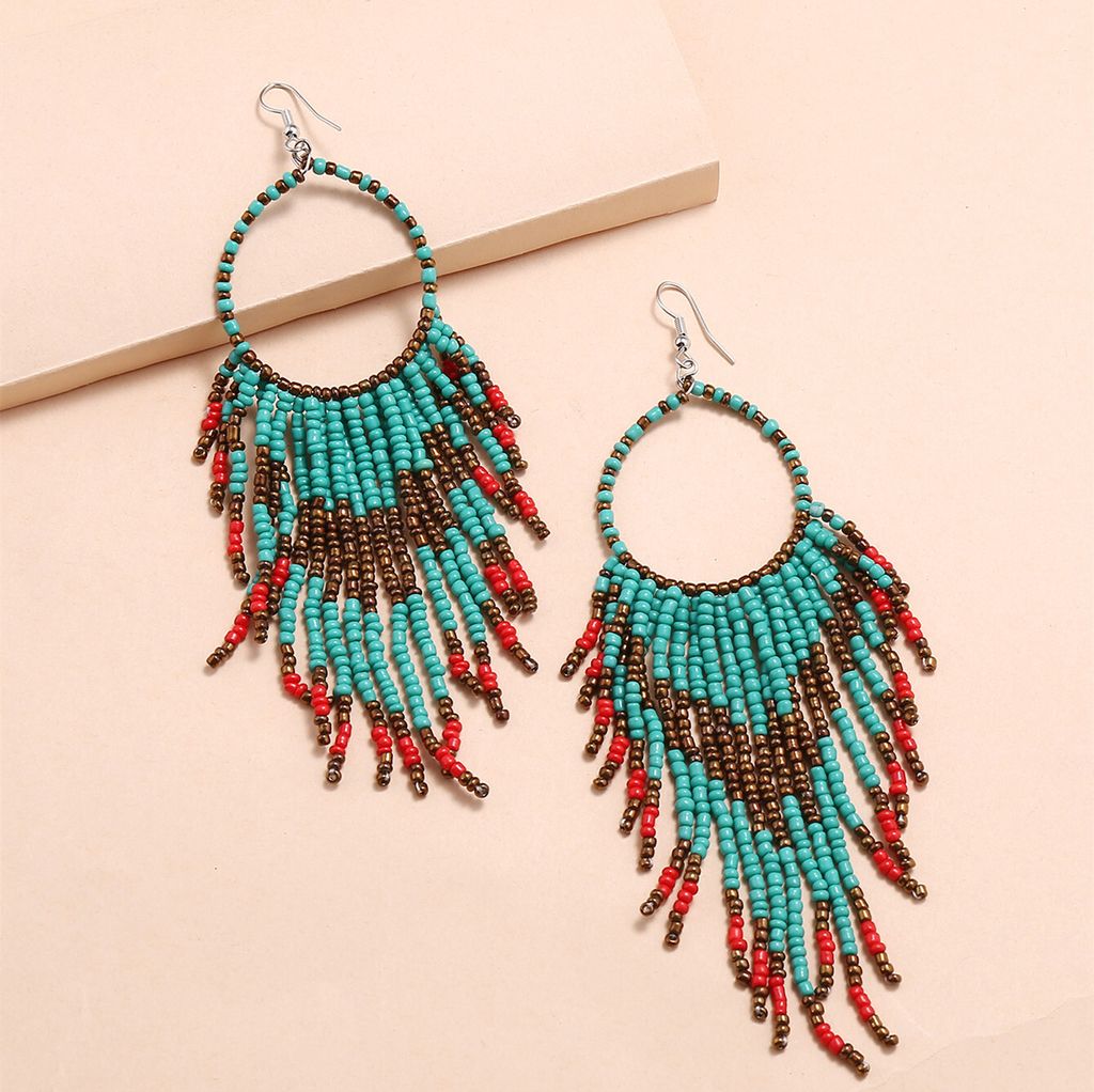 Lange Boho-Hängeohrringe im orientalischen Retro-Stil, Metall und Perlen, 13,5 cm x 3,5 cm. Türkis II