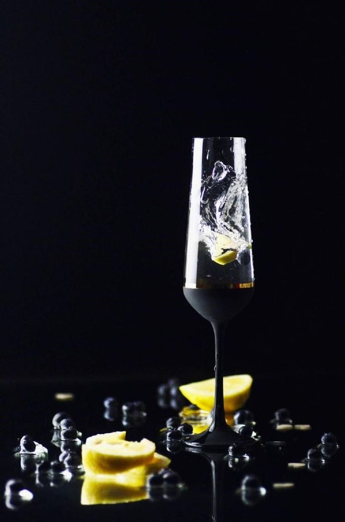 Casa Padrino Luxus Champagnerglas 6er Set Schwarz / Gold Ø 6,5 x H. 26,5 cm - Handgefertigte und handbemalte Champagnergläser - Hotel & Restauran...