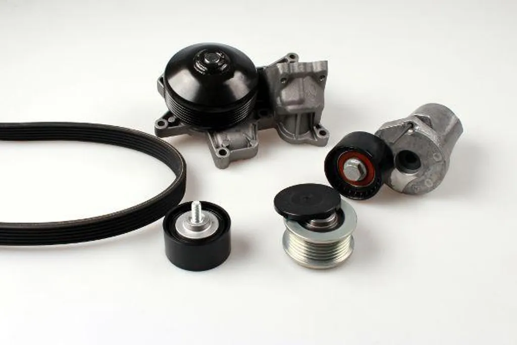 Kit Pompe à eau HEPU PK04211 et Courroies OE 7807311 pour BMW Série 1 3