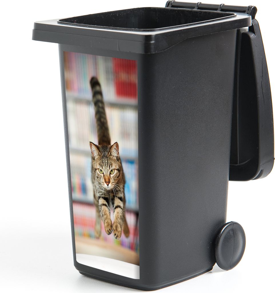 MuchoWow Mülltonnenaufkleber Katze - Frühling - Stuhl 44x98 cm - Containeraufkleber - Aufkleber - Mülltonnen-Aufkleber