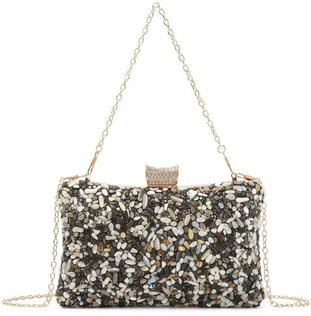 Pochette de soirée noire spacieuse : fini le manque de place en mariage