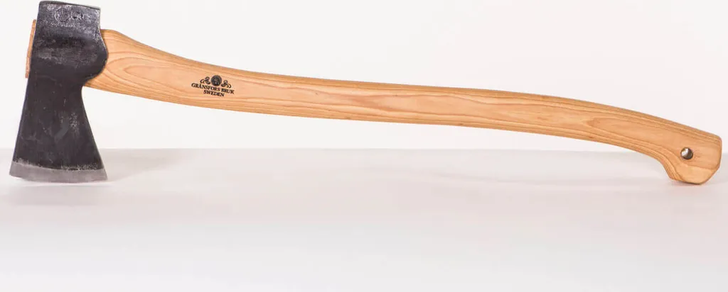 Hache Forestière Gränsfors 430 : Finissez-en avec les Outils Fragiles