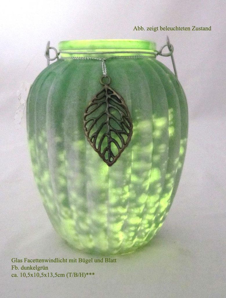 Glas Facettenwindlicht mit Blatt dunkelgrün ca. 10,5x10,5x13,5cm (T/B/H)