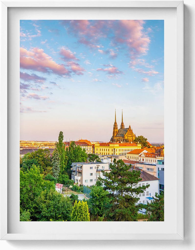 Gebäude Brünn Tschechische Republik– Wandbild mit Rahmen – Gerahmtes Bild – Wanddekoration – 60x80 cm – Weiß Rahmen