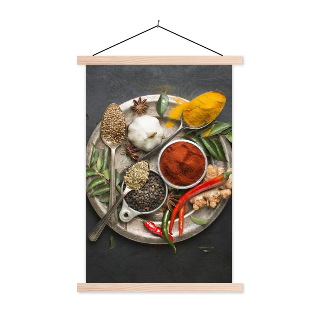 MuchoWow Textilposter Gewürze - Teller - Pfeffer - Schwarz - Löffel - Silber 120x180 cm mit holzfarbenen Rahmen - Textil-Plakat