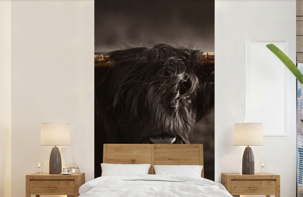 MuchoWow Fototapete für Wohnzimmer oder Schlafzimmer Wandtapete Vinyl Motivtapete Schottischer Highlander - Fell - Schwarz - 120x240 cm - Hinter...