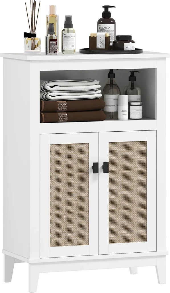 Armoire de toilette blanche style bohème avec façades rotin et étagère