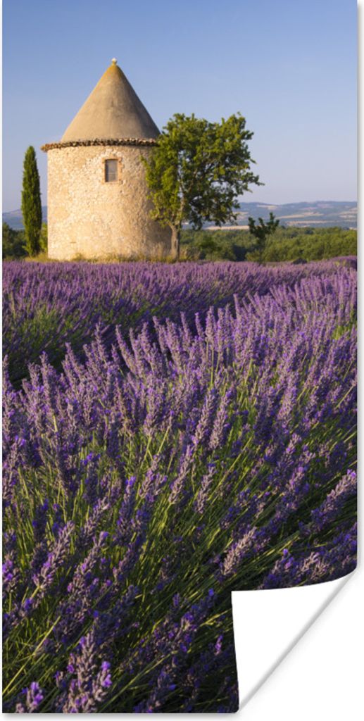 MuchoWow Poster Runder Turm auf einem Lavendelfeld in Frankreich 75x150 cm - Dekoration für die Wände