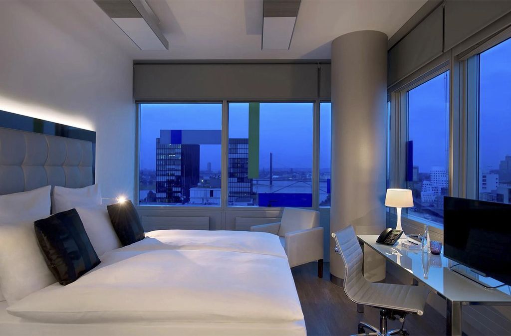 mydays Städtereise Düsseldorf für 2 (2 Nächte); Erlebnis verschenken oder selbst erleben; Gutschein für 2 Person(en)