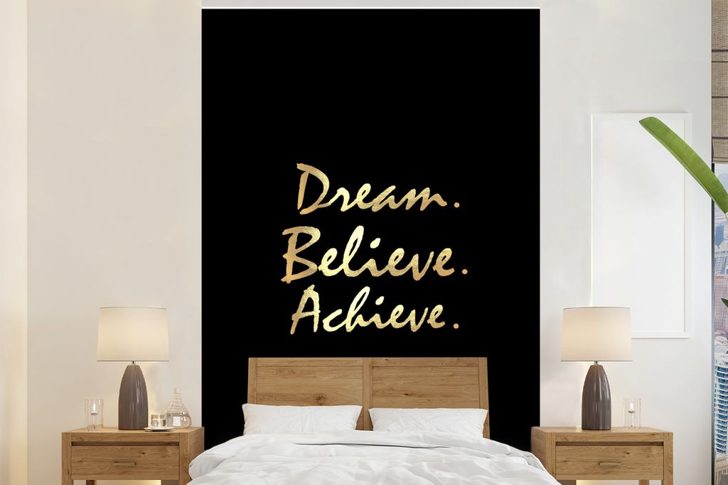 MuchoWow Fototapete für Wohnzimmer oder Schlafzimmer Wandtapete Vinyl Motivtapete Zitat - Traum - Schwarz - Gold - 180x280 cm - Wallpaper