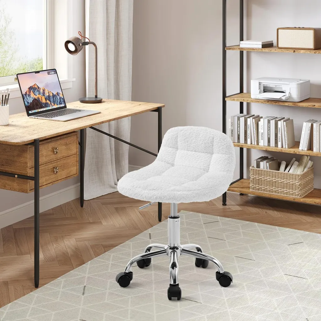 Chaise de travail pivotante blanche avec dossier bas et assise chenille