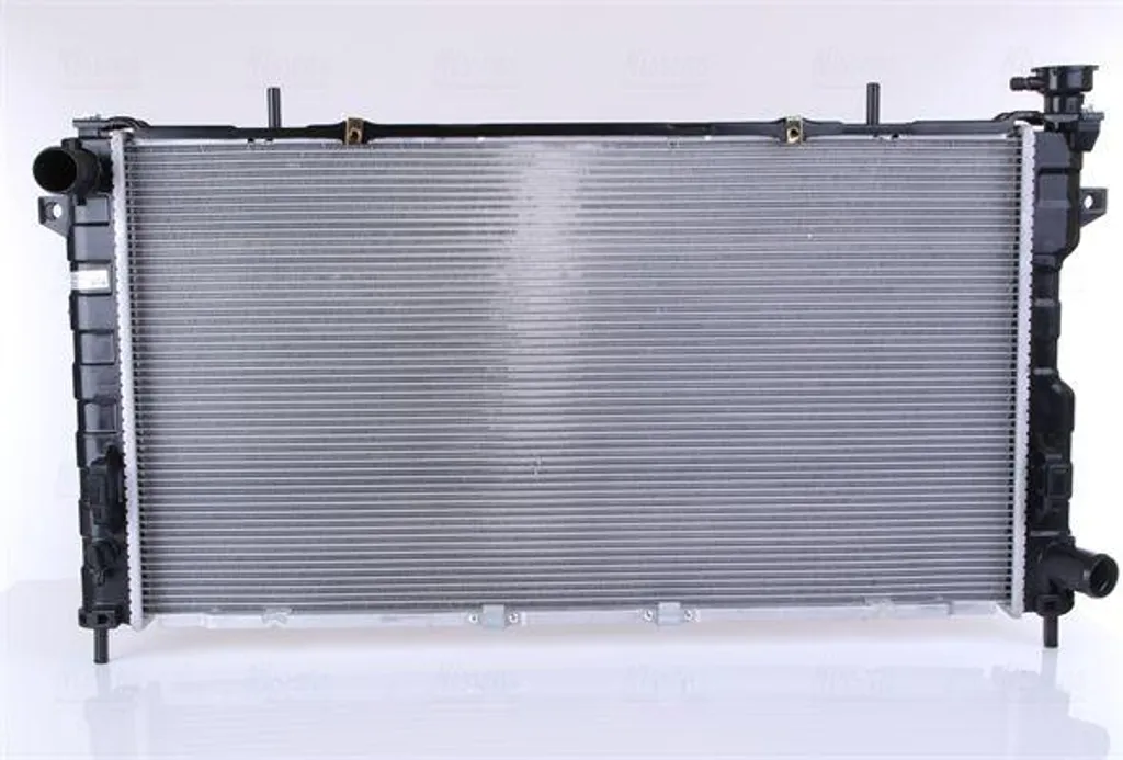 Évitez la surchauffe du Voyager - Radiateur NISSENS 61004 OE 4677494AA