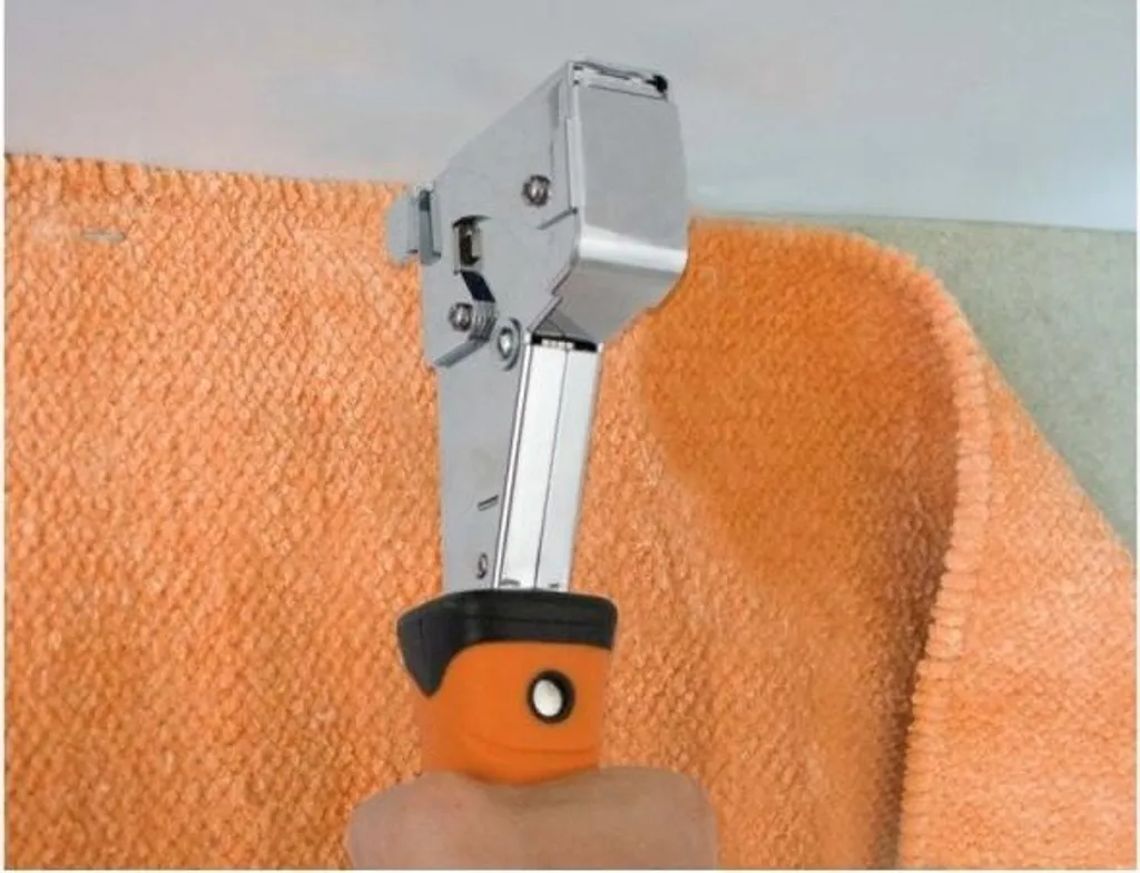 Marteau agrafeur Puncher 0318 en acier trempé avec poignée ergonomique pro