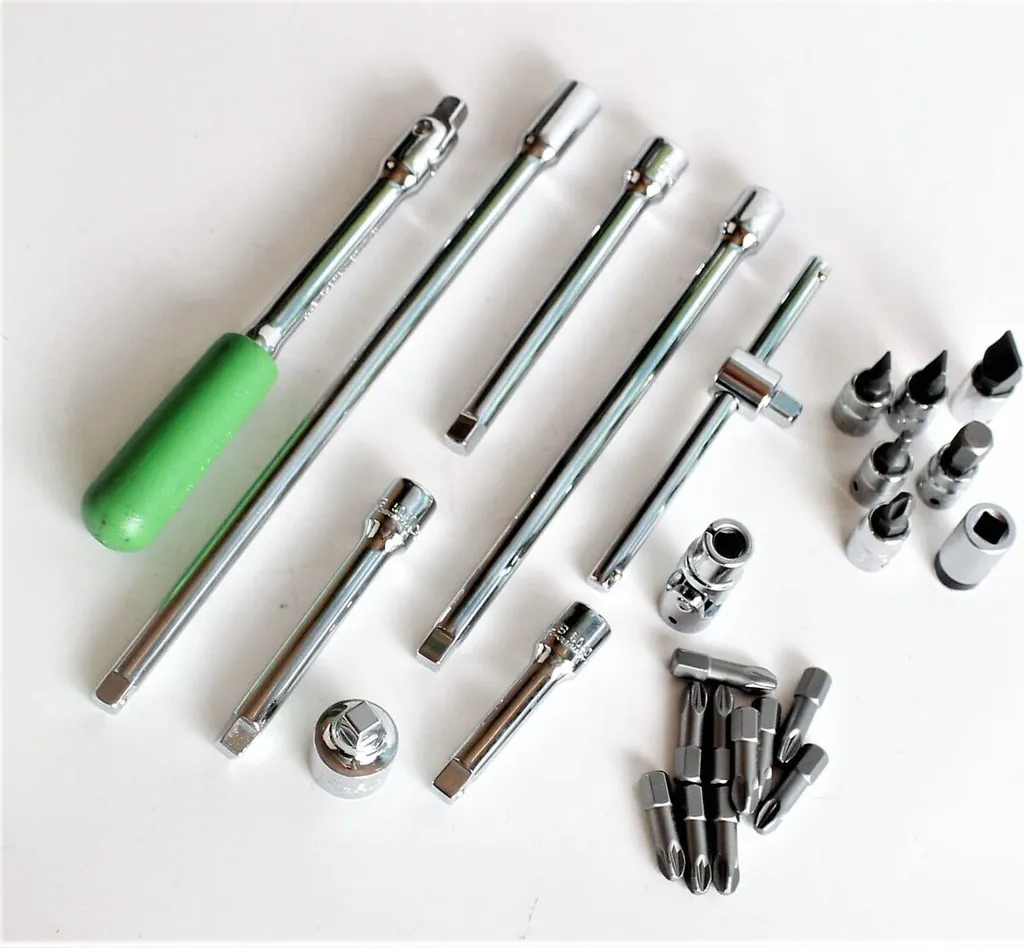 Coffret SALTUS 1/4 avec 17 douilles en acier robuste pour serrage intense