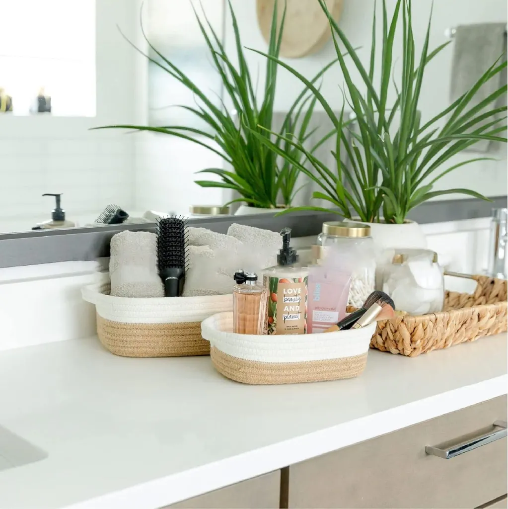 Organisateur chambre bébé paniers coton jaune et blanc pour table langer