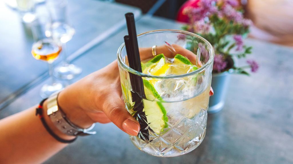 Jochen Schweizer Gin Tasting Berlin (7 Premium Gins); Erlebnis verschenken oder selbst erleben; Gutschein gültig für 1 Person