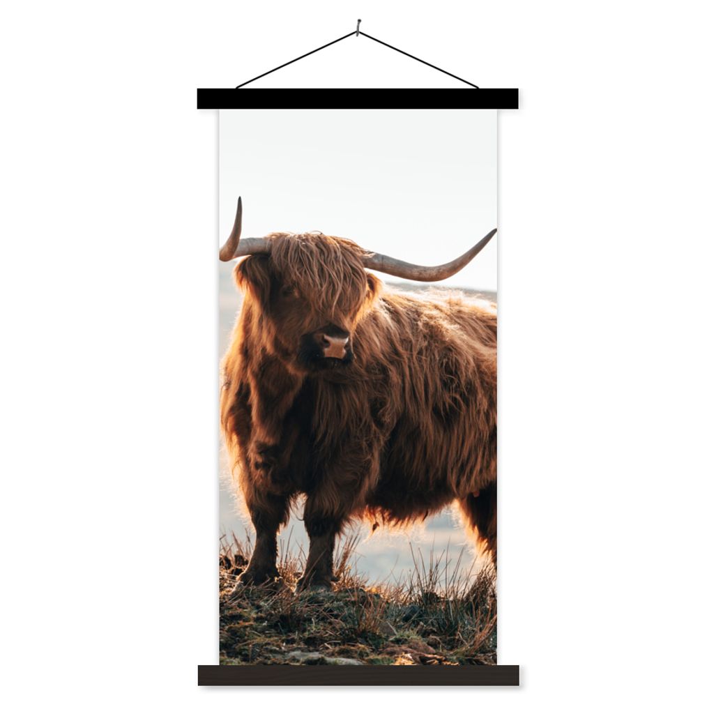 MuchoWow Textilposter Schottische Highlander - Tiere - Ländlich - Landschaft - Kuh - Natur 90x180 cm mit schwarzem Rahmen - Dekoration Wohnzimmer