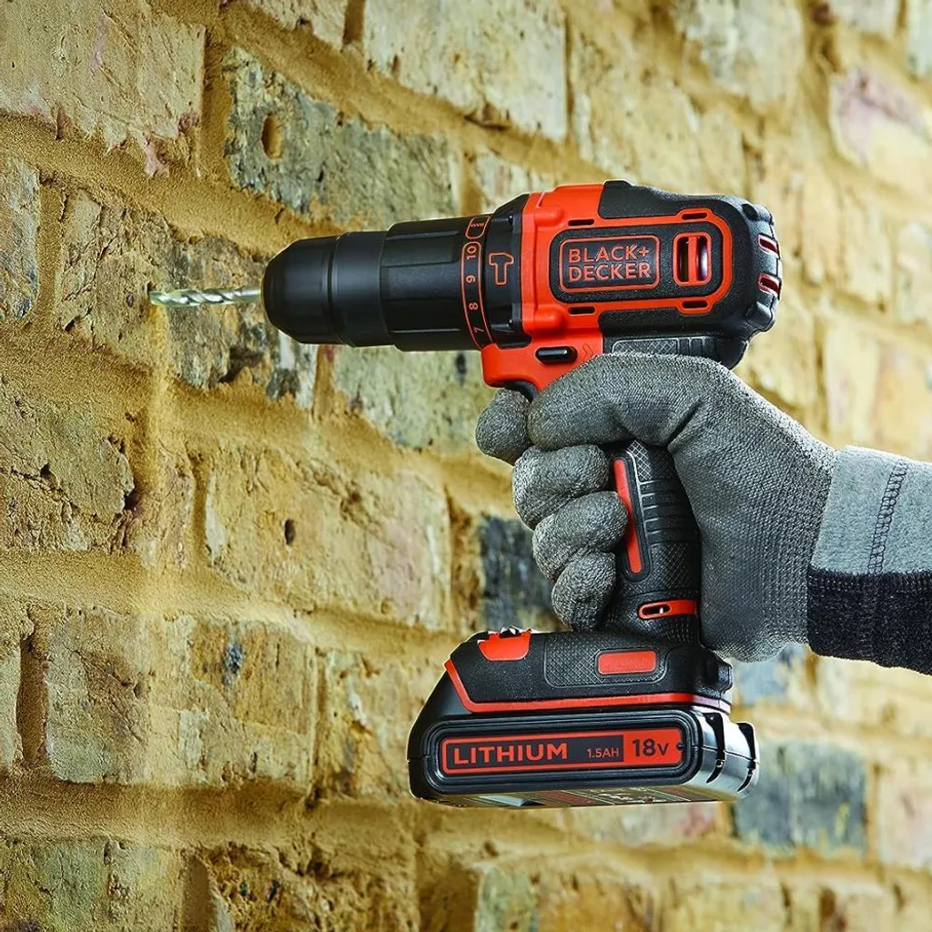Perceuse à percussion Black+Decker BDCHD18S2KA avec 2 batteries et coffret