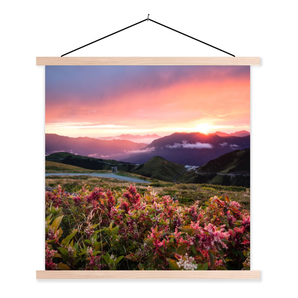 MuchoWow Textilposter Blumen - Berge - Landschaft - Nacht - Himmel - Rosa 40x40 cm mit holzfarbenen Rahmen - Posterleiste