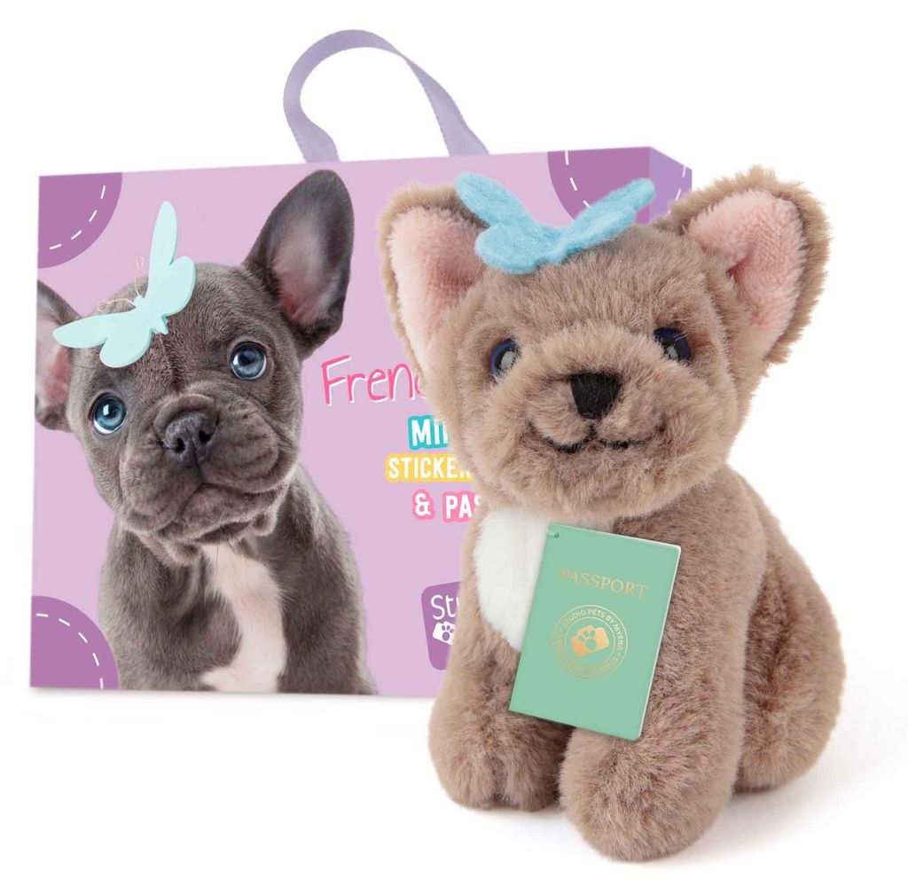 Studio Pets Kuscheltier Französische Bulldogge BiBi mit Koffer und Stickern