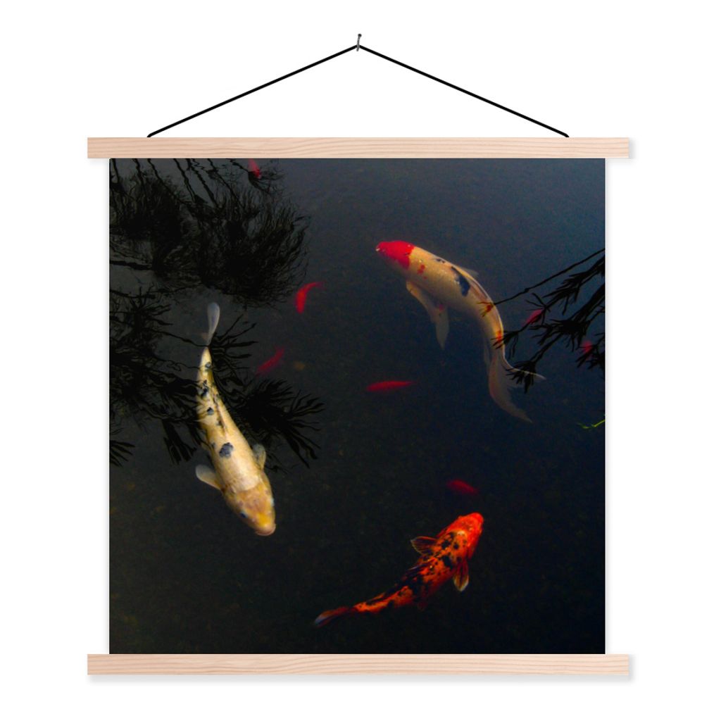 MuchoWow Textilposter Eine Gruppe von Koi-Karpfen, die im Kreis schwimmen 60x60 cm mit holzfarbenen Rahmen - Wanddekoration