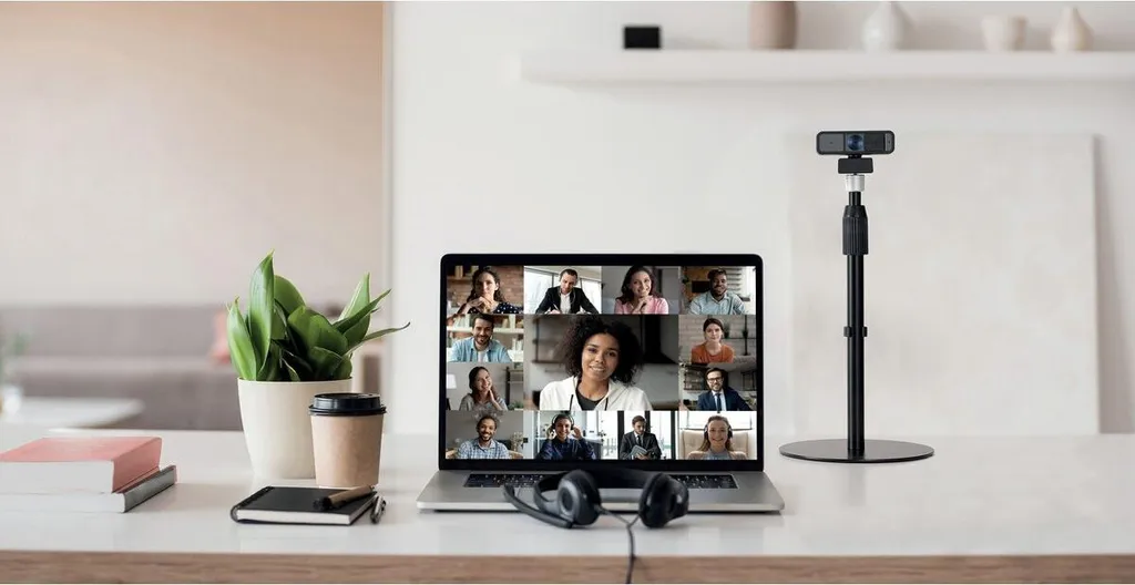 Kensington A1010 Support de Bureau Télescopique Noir pour Webcam et Micro - 12