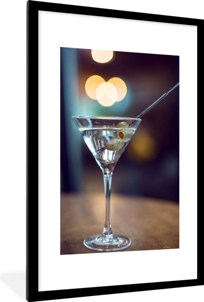 MuchoWow Gerahmtes Poster Martini Cocktail auf einer Bar im Pub 60x90 cm - Poster mit Schwarzem Bilderrahmen Wandposter Rahmen Foto Bilder - Deko...
