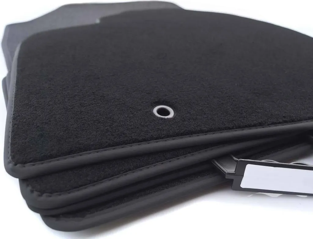 Tappetini per Mitsubishi L200 Club Cab (2006-2015) Tappetini per auto in velours in 4 pezzi neri