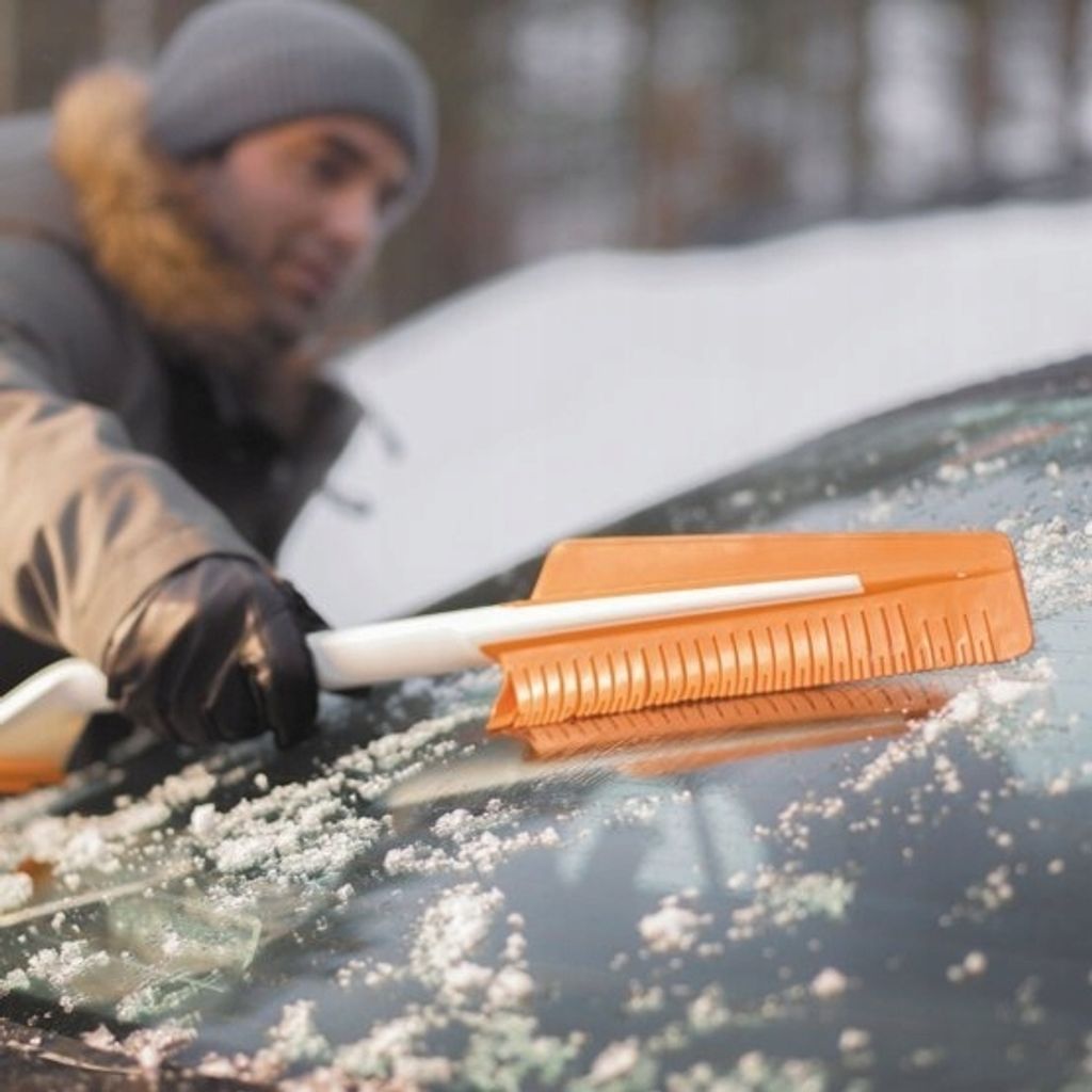 škrabka na led s metličkou do auta SnowXpert bílá Fiskars Obrázek produktu 11