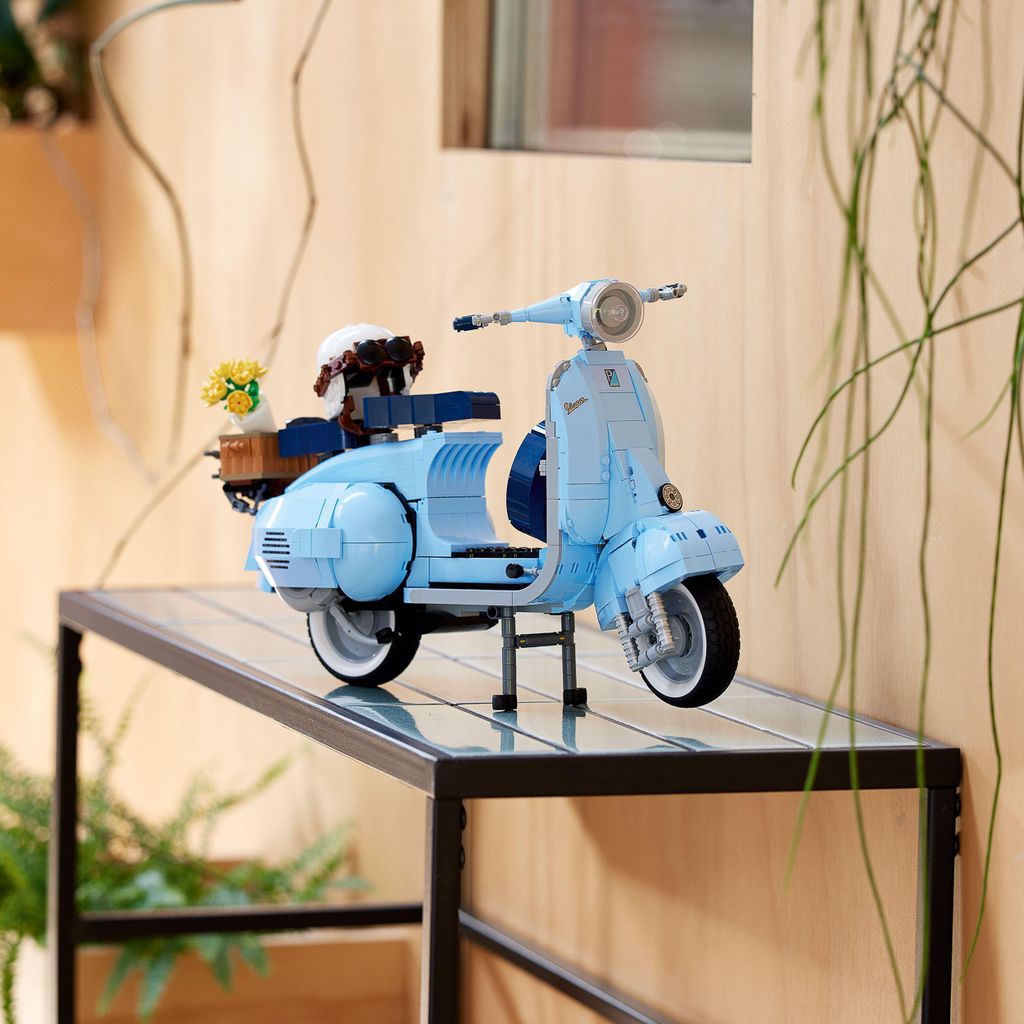LEGO 10298 Icons Vespa 125, Motorrad-Modell zum Bauen, Produktbild 6