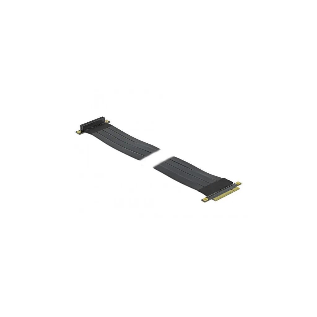 Installer une carte PCIe x8 en angle avec le riser Delock 85766 flexible