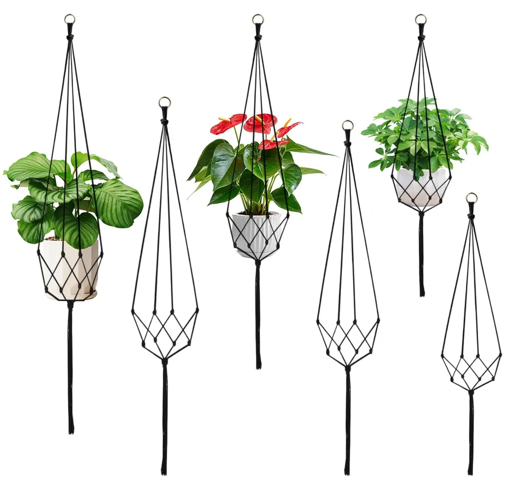 Suspensions macramé noir pour gagner de la place et ranger vos pots