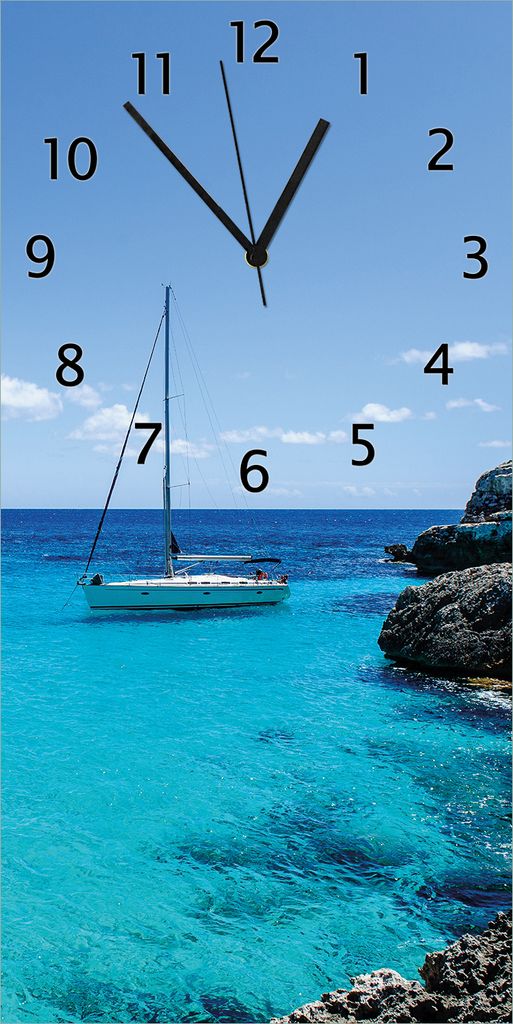 Wallario Design Wanduhr Segelboot in der Bucht aus Echtglas, Größe 30 x 60 cm