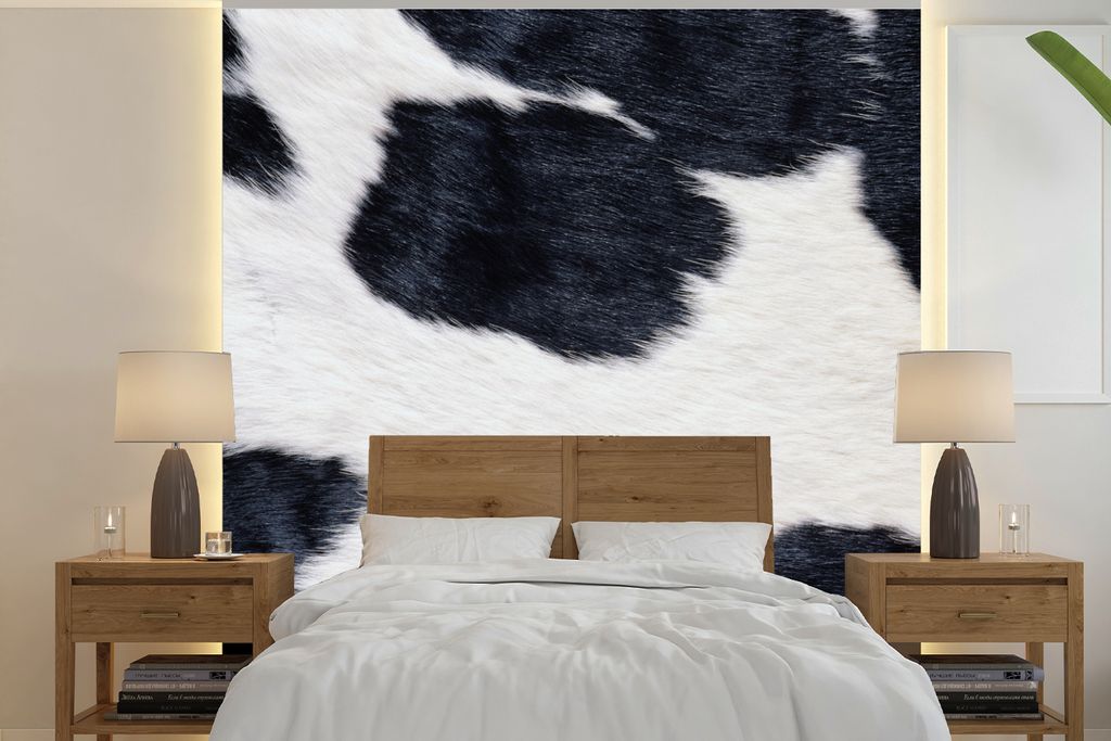 MuchoWow Fototapete für Wohnzimmer oder Schlafzimmer Wandtapete Vinyl Motivtapete Bild einer schwarzen und weißen Kuhhaut - 220x220 cm - Tapeten
