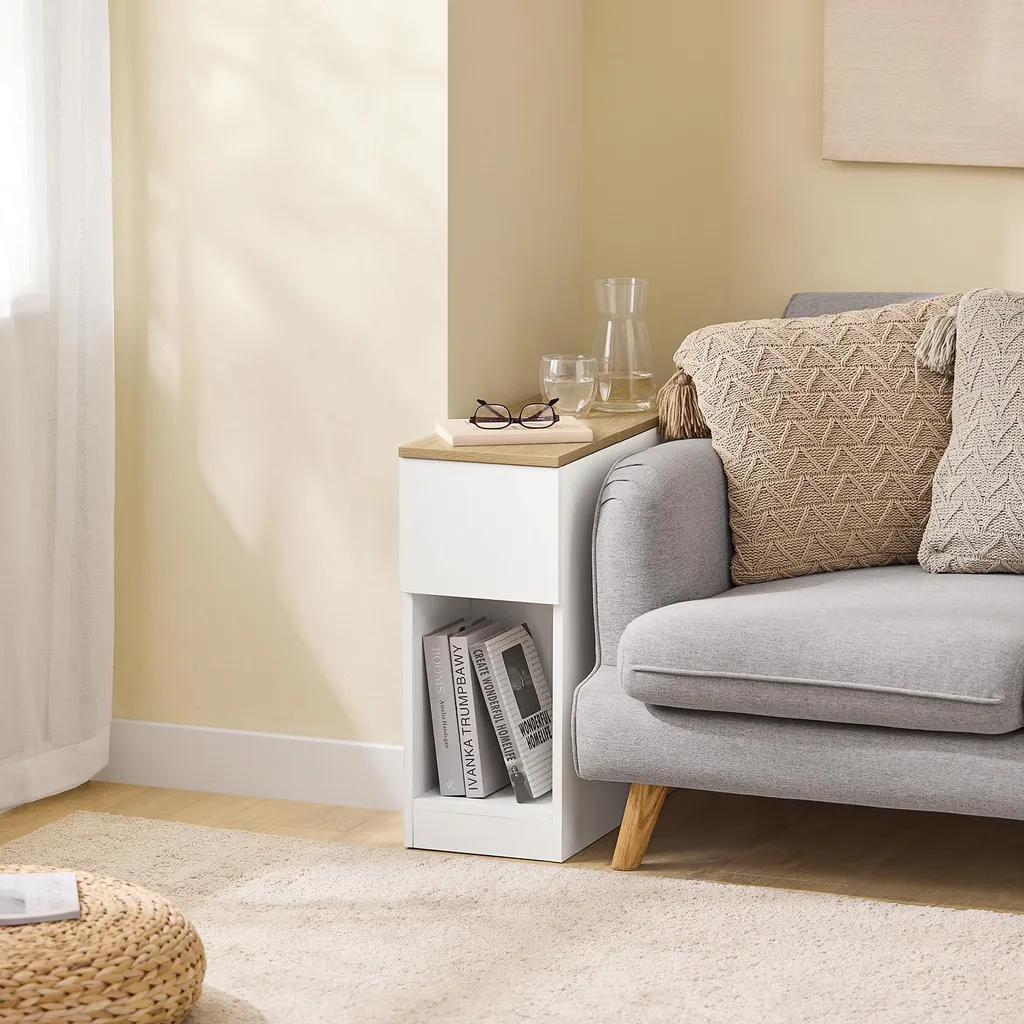 Table de nuit pour petit espace et studio urbain gain de place