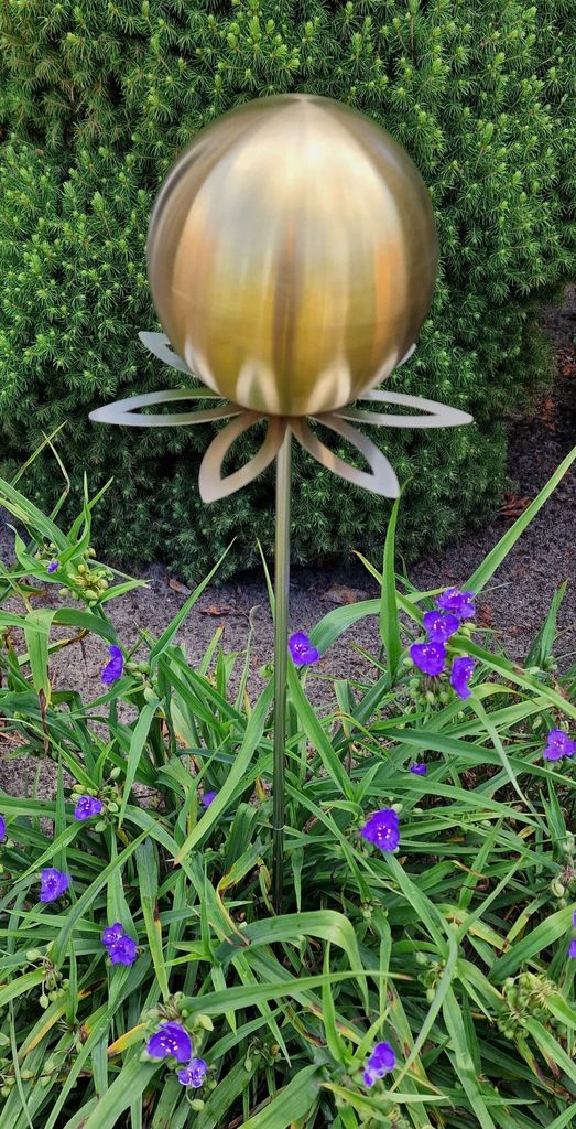 Blütenzauber Paris Rosenkugel 15 cm Edelstahl gold matt gebürstet Gartenstecker Deko mit Stab 80 cm