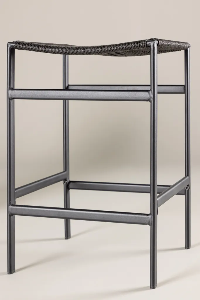 Tabouret Polly Noir - Solution d'assise stable et robuste pour bar haut - 9