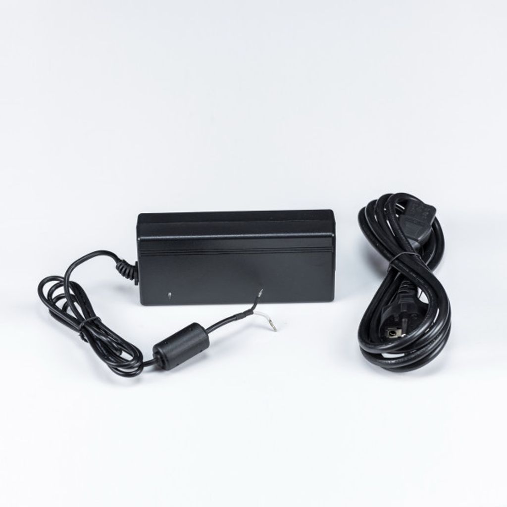 Deskop Led Trafo 80W 12V 6.6 A mit Schukostecker Netzteil