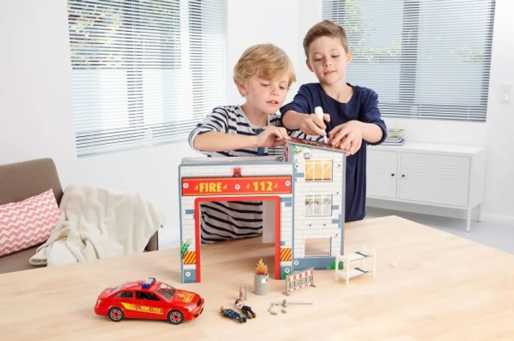 Caserne de Pompiers Junior Kit Revell - Jeu de Construction Éducatif