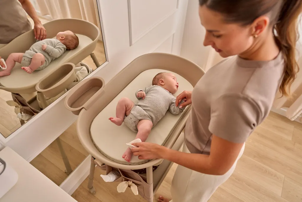 Table à langer mobile Lionelo Rosie pour simplifier le change de bébé