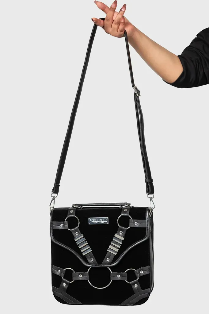 Sac Bandoulière KILLSTAR : L'Accessoire Gothique Pratique et Élégant