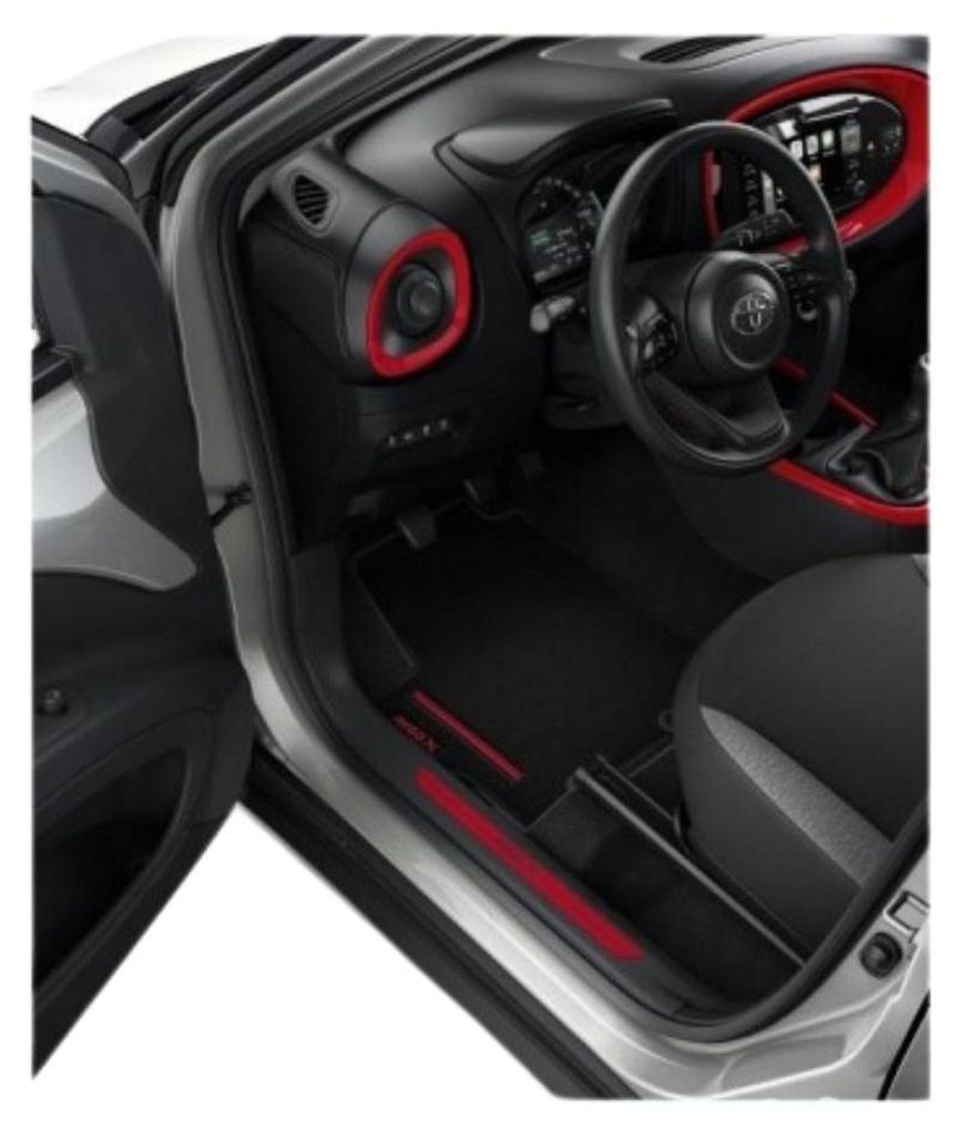 TOYOTA Aygo X Tapis de sol velours 520g rouge original Image du produit 