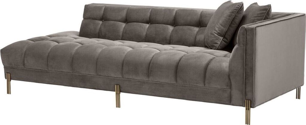 Casa Padrino Luxus Lounge Sofa Grau - Greige / Messingfarben 223 x 95 x H. 68 cm - Rechtsseitiges Wohnzimmer Sofa mit edlem Samtsoff und 2 Kissen