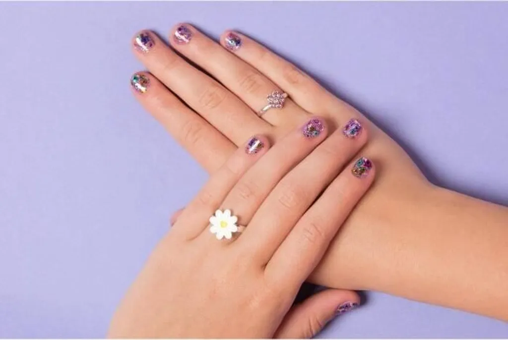 Kit Manicure Go Glam Nail Studio: Specifiche Tecniche e Sicurezza Bambini - 5