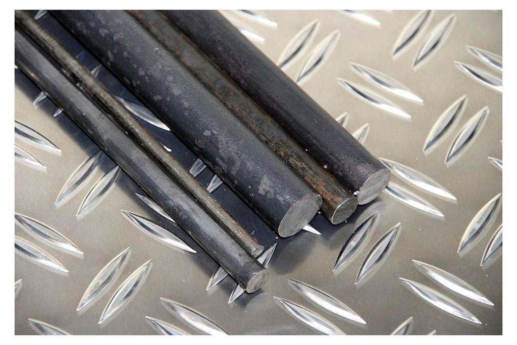 Rundstahl Rundmaterial aus Stahl mit einem Durchmesser von 24 mm, erhältlich in Längen von 100 bis 3000 mm