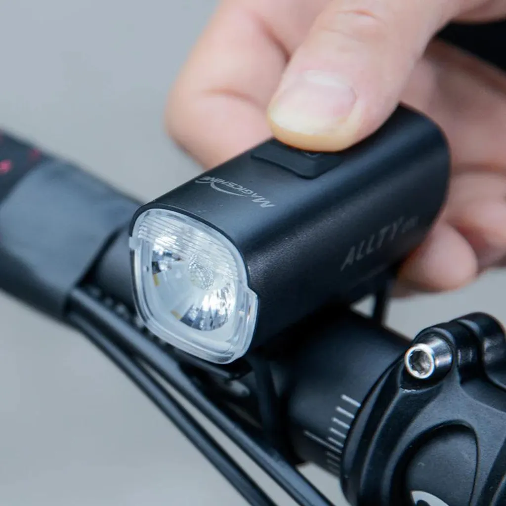 MAGICSHINE ALLTY 200 OLED Feu avant vélo avec éclairage de proximité